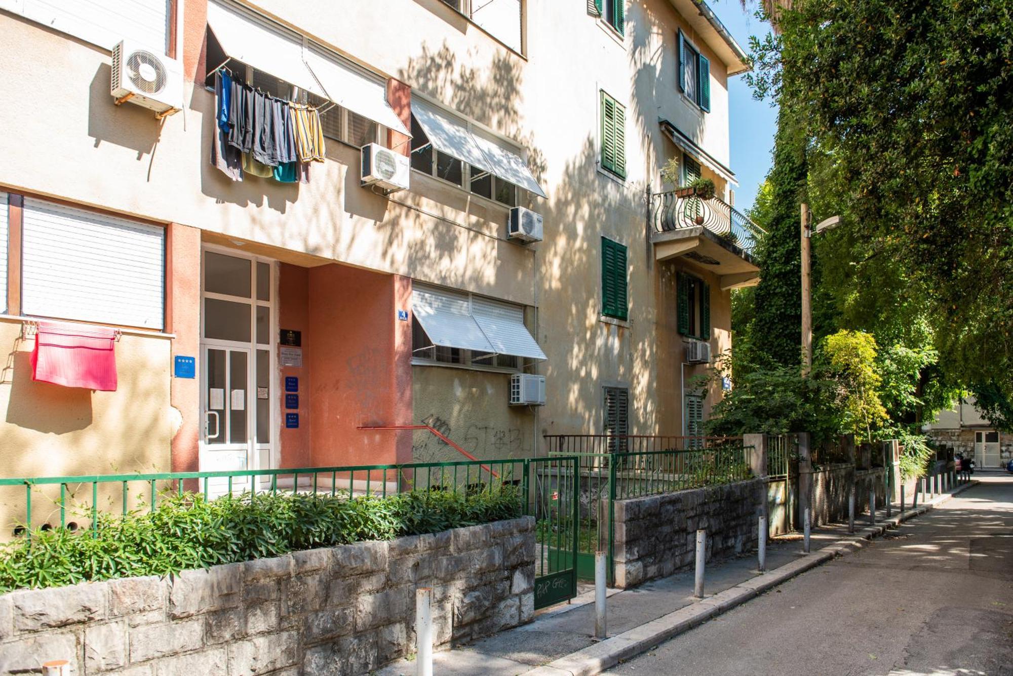 Laghanini Apartments سبليت المظهر الخارجي الصورة
